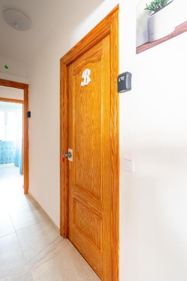 Rooms Breeze & Sun Malaga Bagian luar foto
