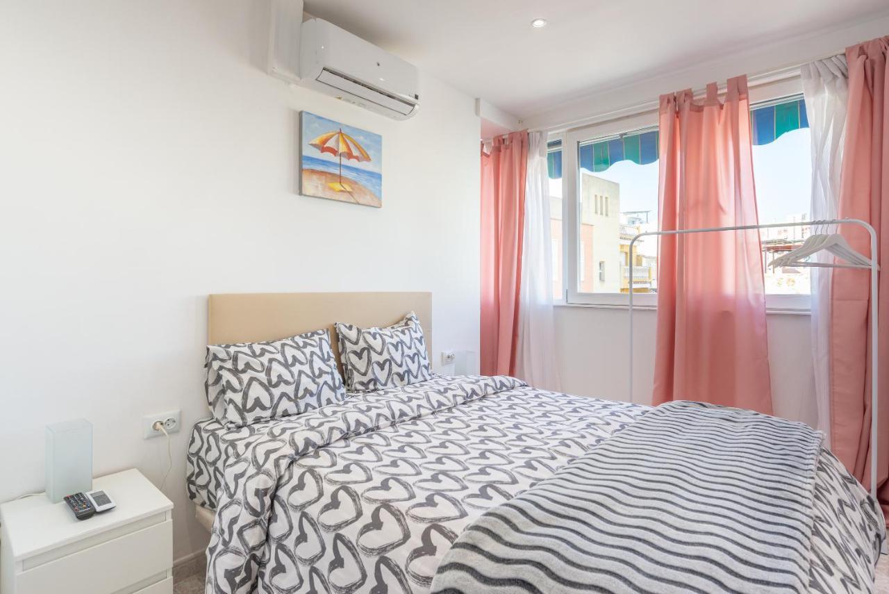 Rooms Breeze & Sun Malaga Bagian luar foto