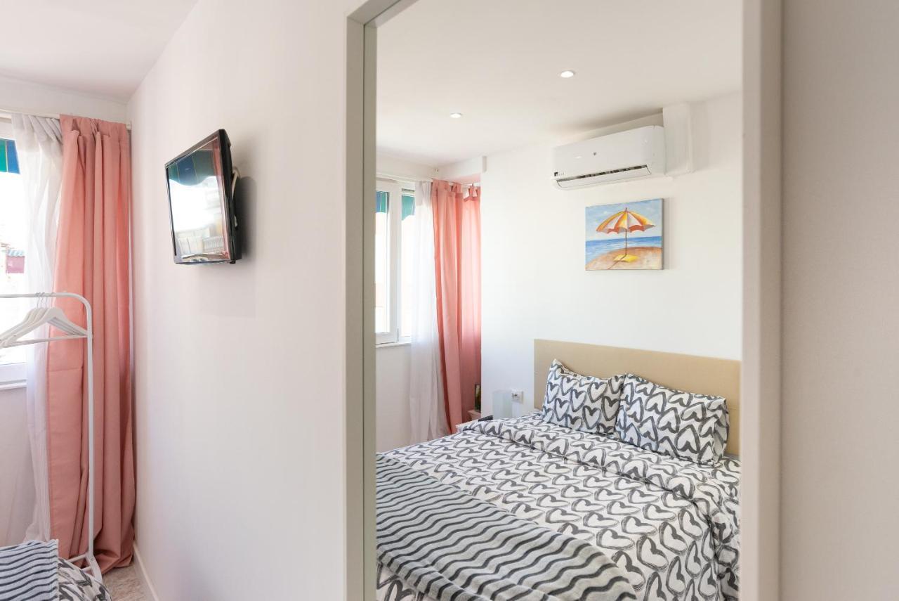 Rooms Breeze & Sun Malaga Bagian luar foto