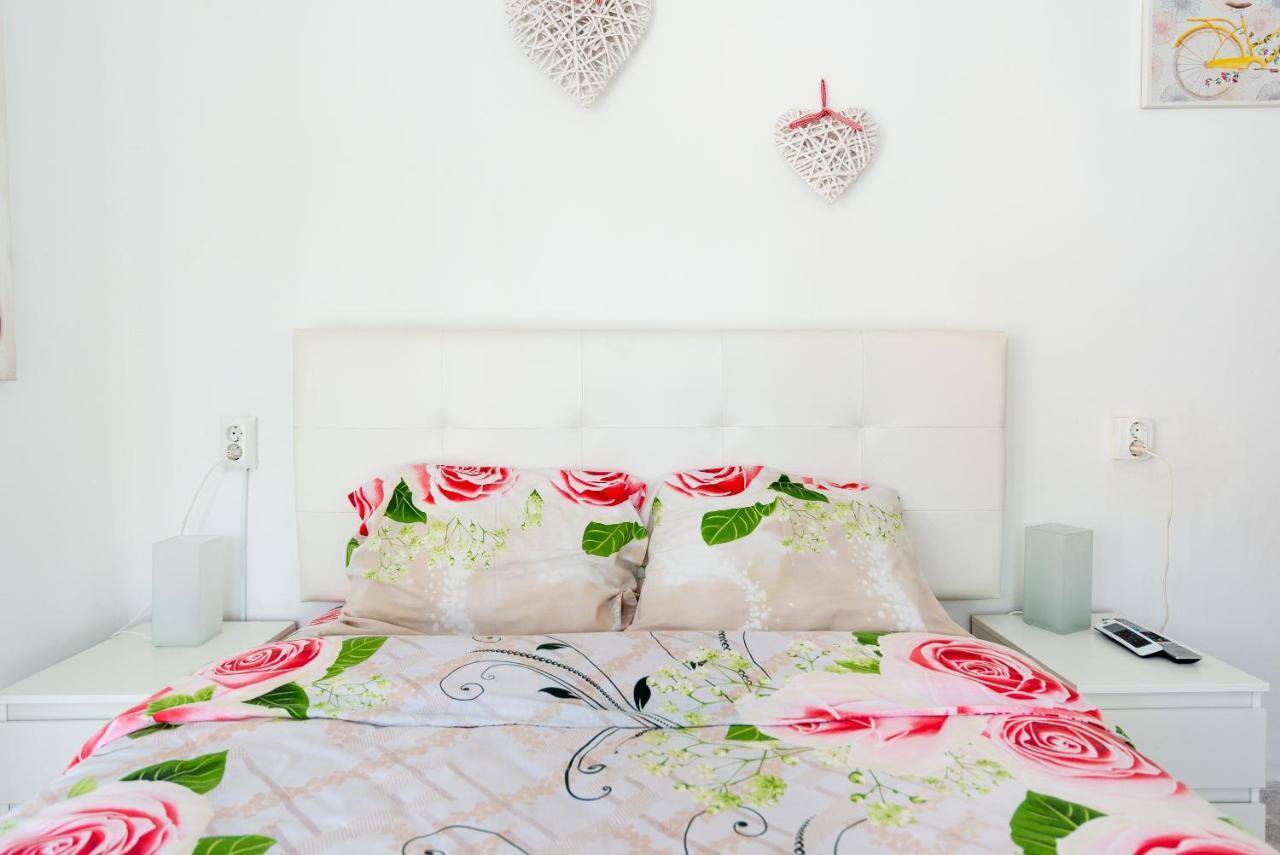 Rooms Breeze & Sun Malaga Bagian luar foto