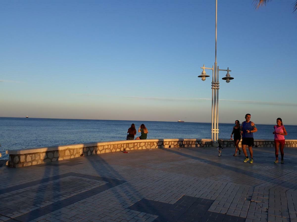 Rooms Breeze & Sun Malaga Bagian luar foto